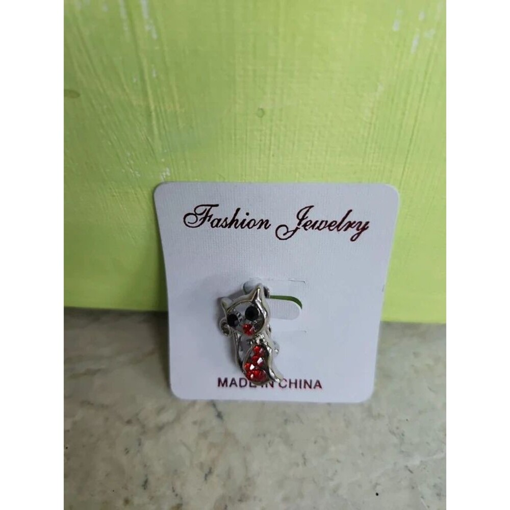 super cute red crystal kitty cat brooch